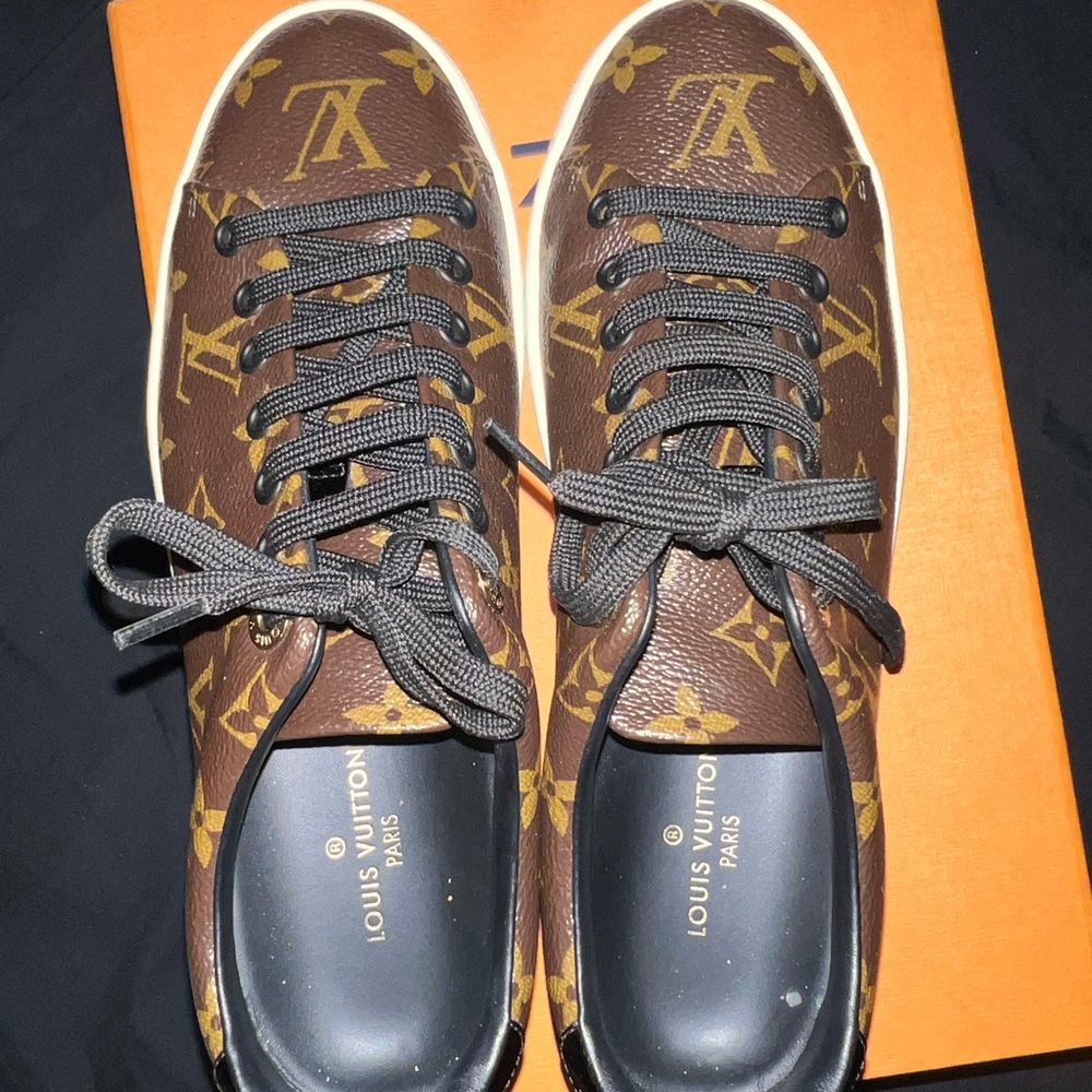 Women’s Louis Vuitton sneakers (receipt in pics) - Picture 1 of 7